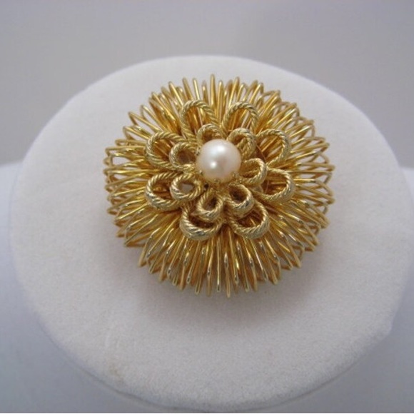 Vintage Pearl and Gold Flower Brooch - Pin - Picture 4 of 6